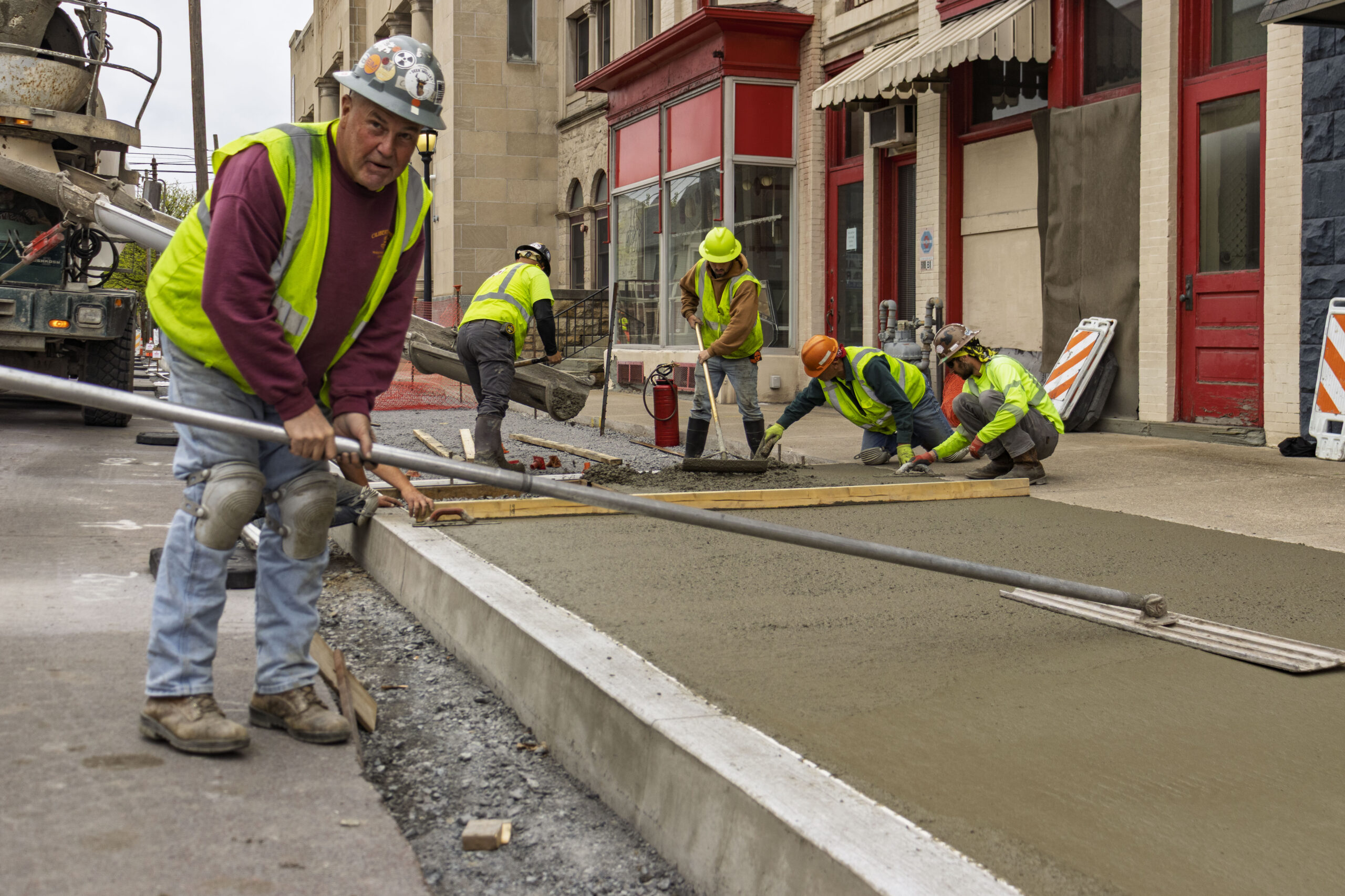 streetscape Avenue wall repair slide 2